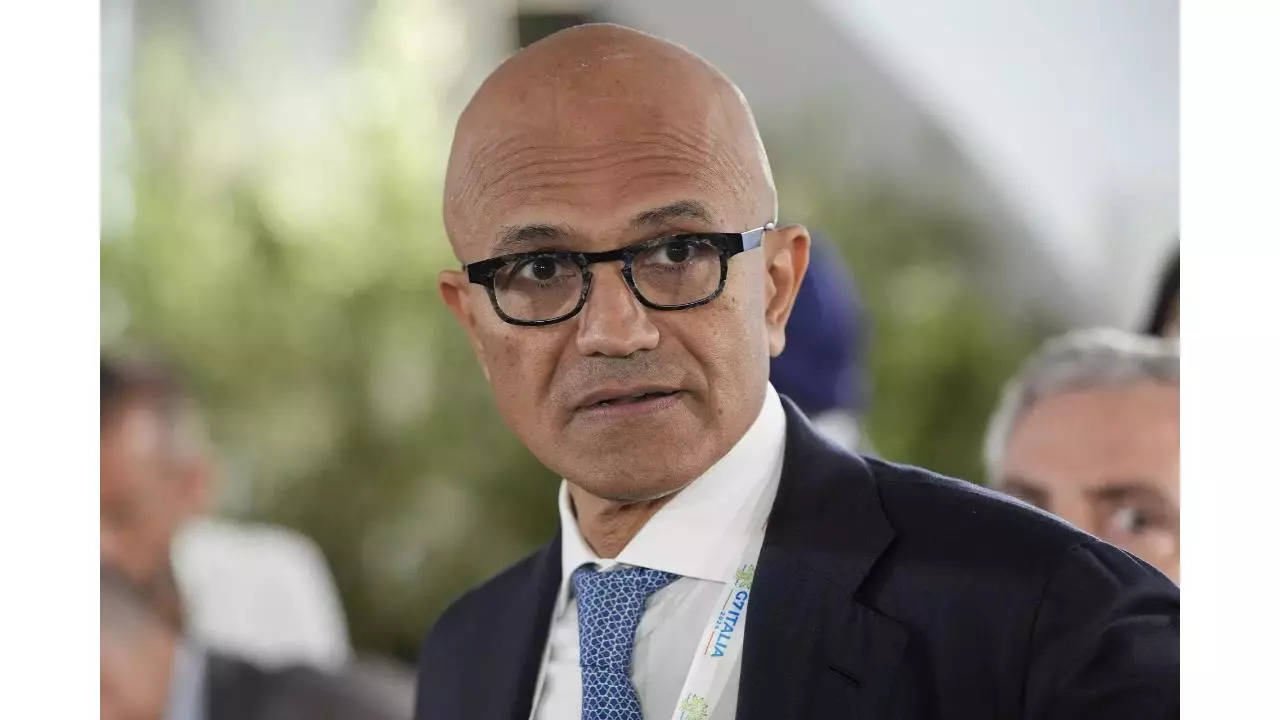 There may be a ‘China angle’ in Microsoft CEO’s .5 million ‘salary cut’