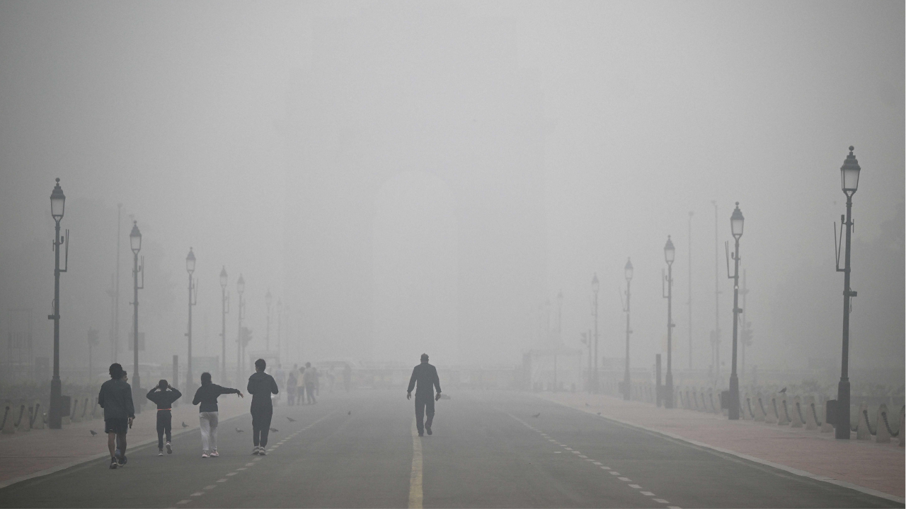 ‘Can hit lung function’: Exposure to even one hour of Delhi toxic smog may cost you