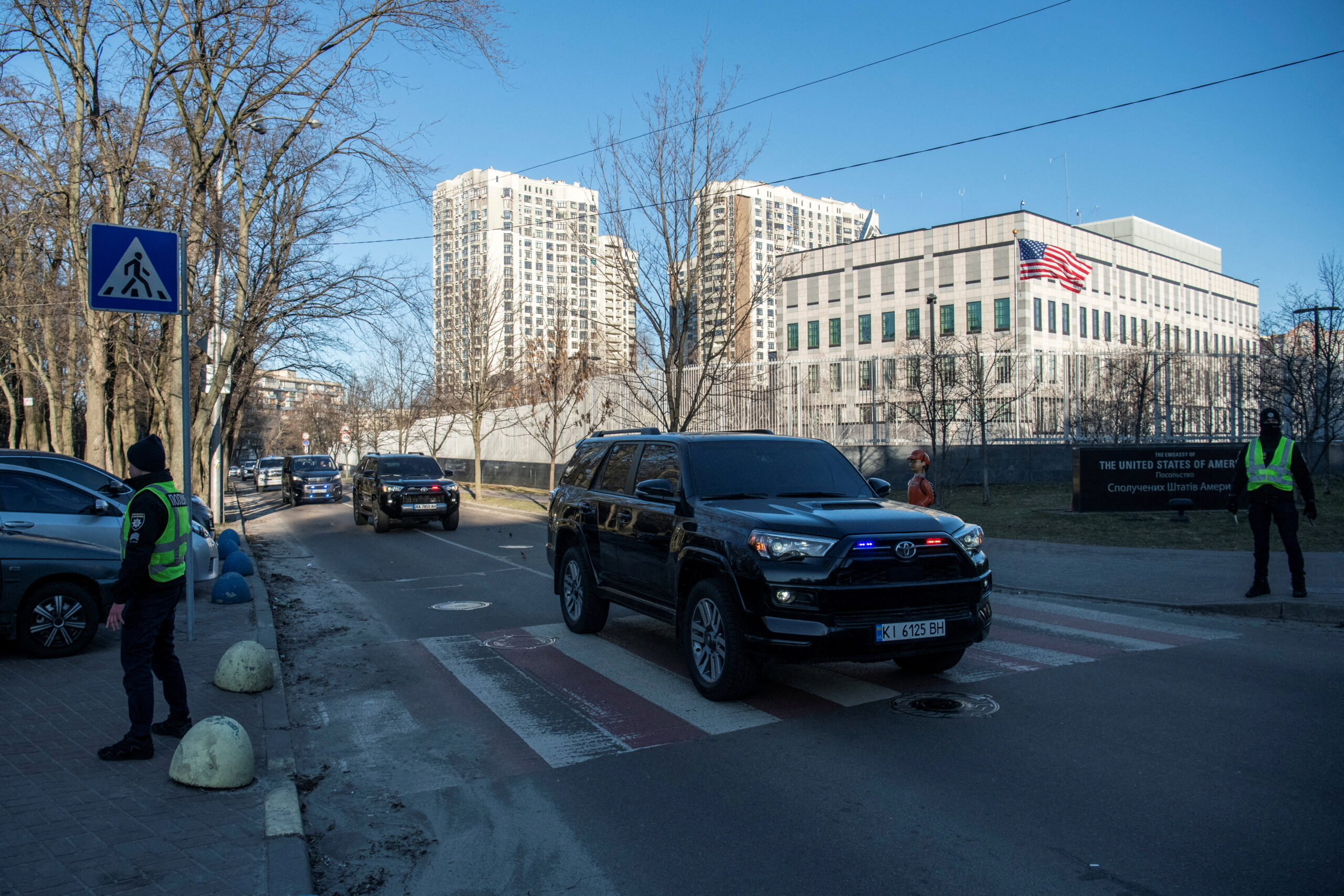 US shuts Kyiv embassy due to ‘potential significant air attack,’ tells Americans in Ukraine to be ready to seek shelter