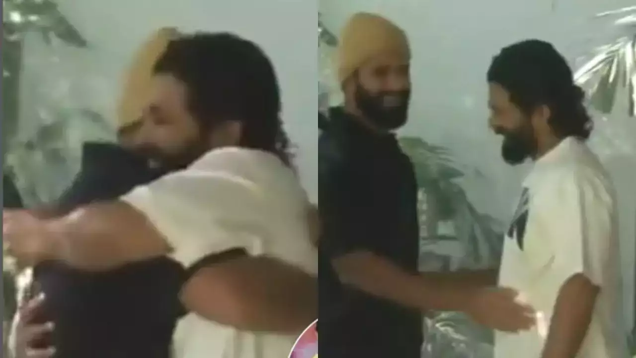 Vijay Deverakonda visits Allu Arjun after his bail