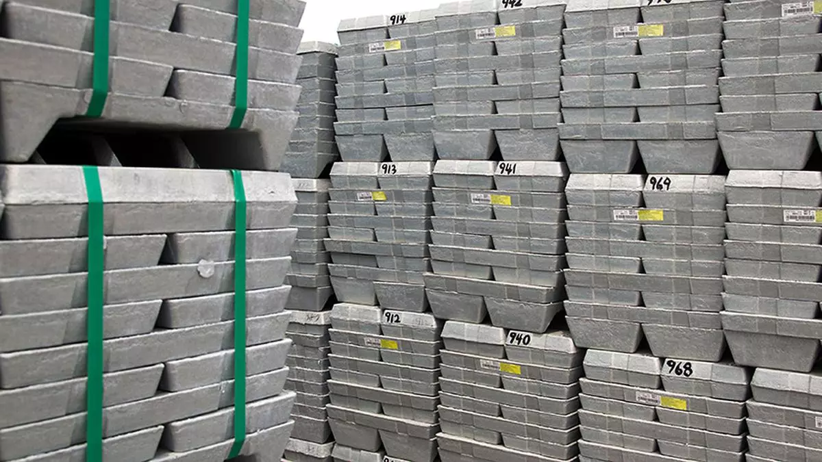 Downtrend in zinc prices poised to continue this year