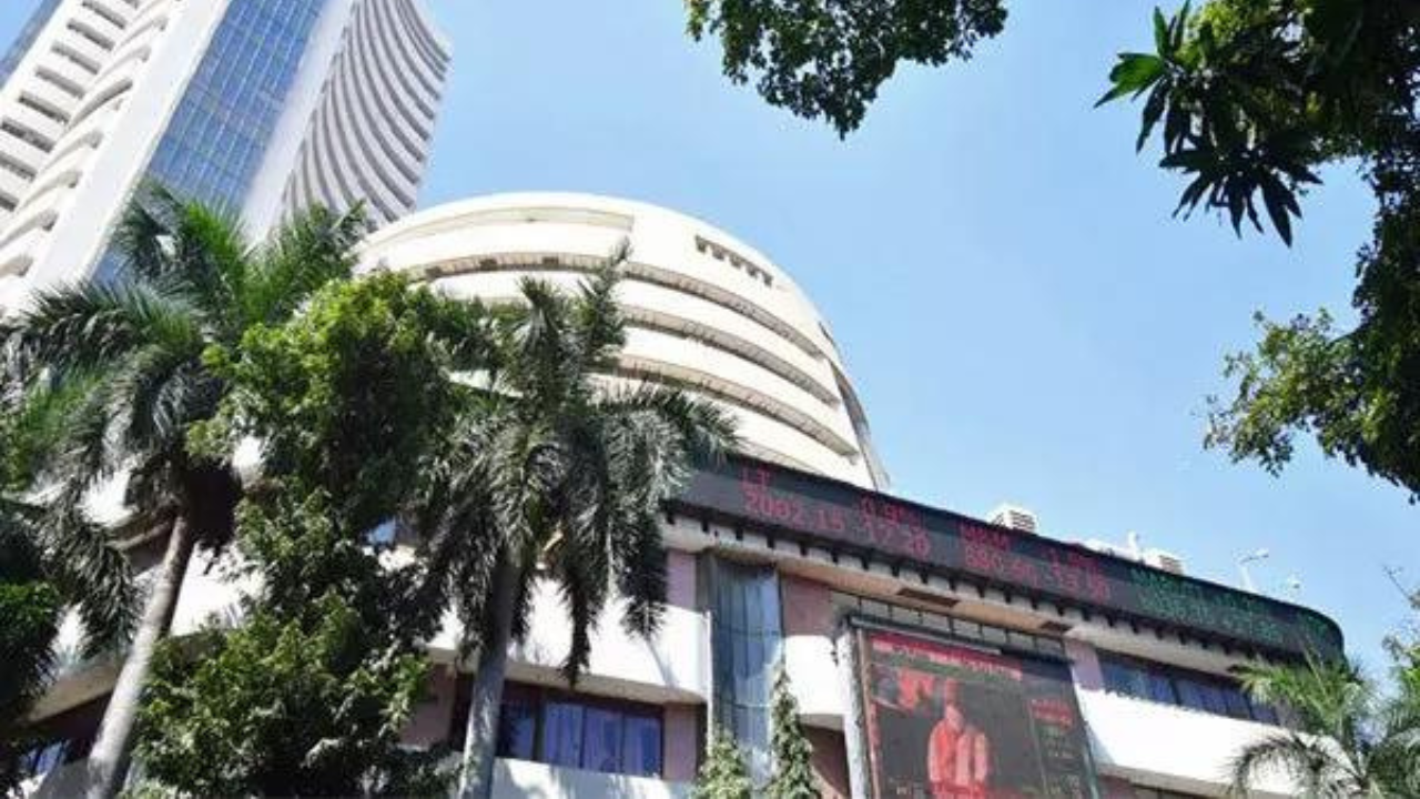Sensex declines 165.3 points in early trade; Nifty dips 51.55 points