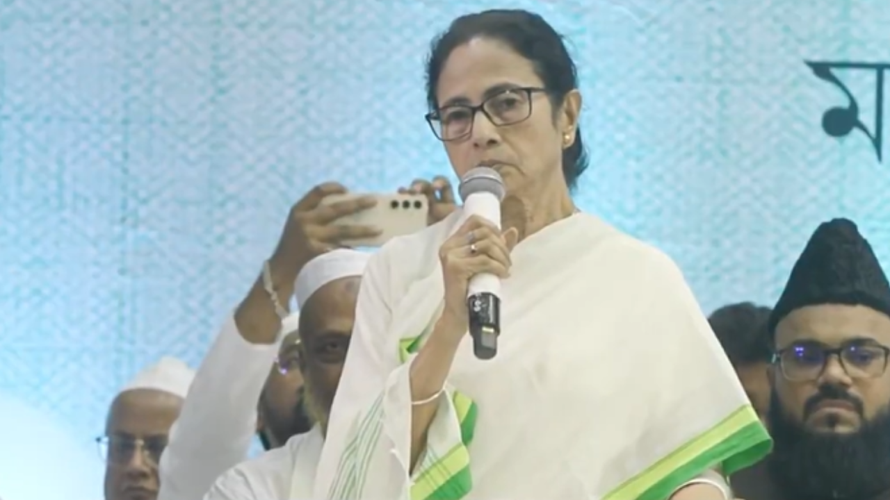 ‘Murshidabad violence pre-planned’: Mamata meets Imams amid Waqf protests