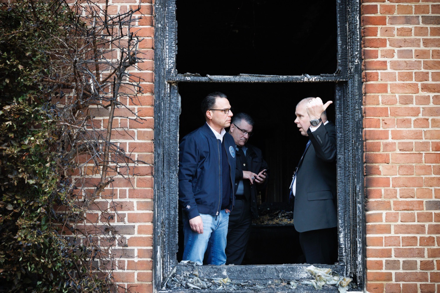 Closed door helped save Gov. Shapiro and his family in arson attack on their home: officials