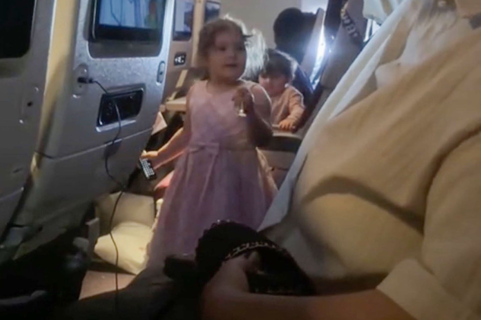 Flight passenger loses it after child stabs him with fork while mom slept: ‘I’m gonna f–k her up’