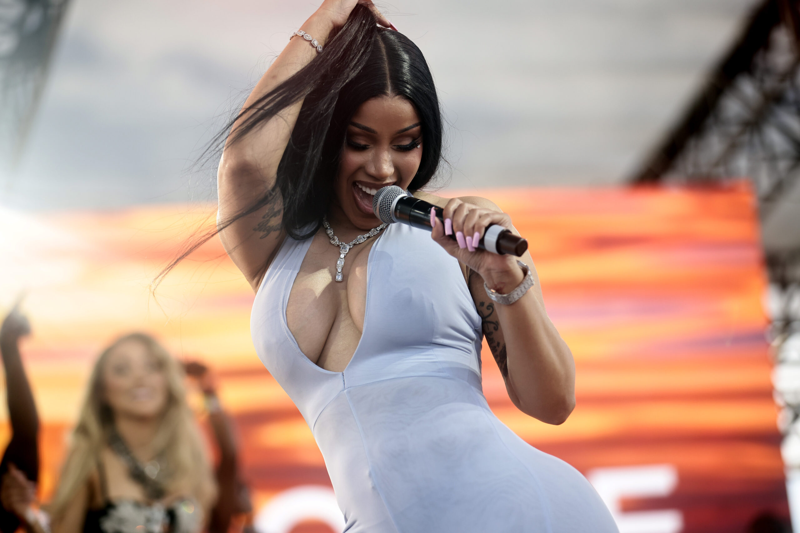 Cardi B gets mixed reactions after twerking onstage at Revolve Festival: ‘That booty smacked itself’