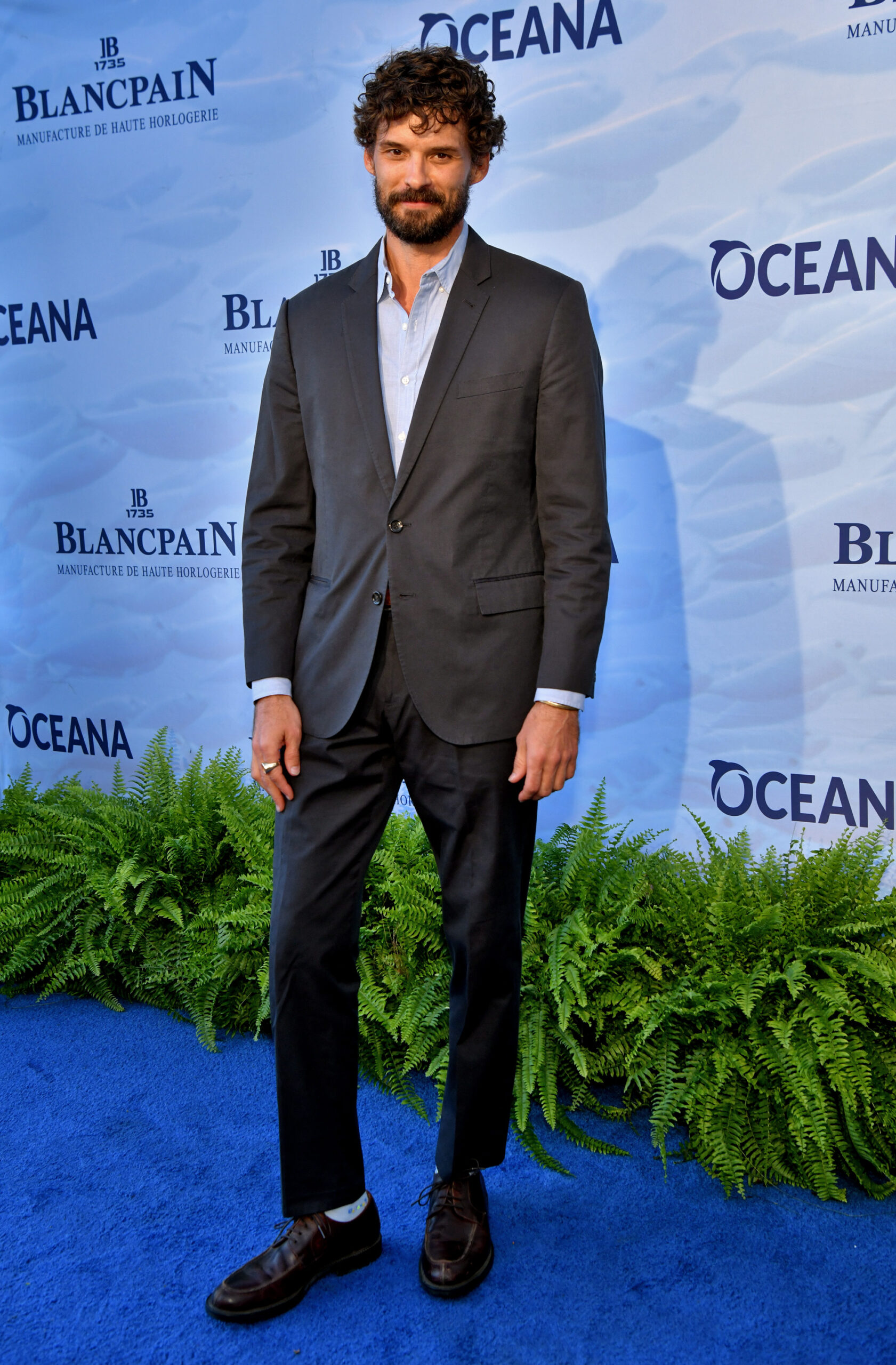 Austin Nichols admits he was ‘too old’ to kiss Mary-Kate Olsen in ‘Holiday in the Sun’: ‘It felt wrong’