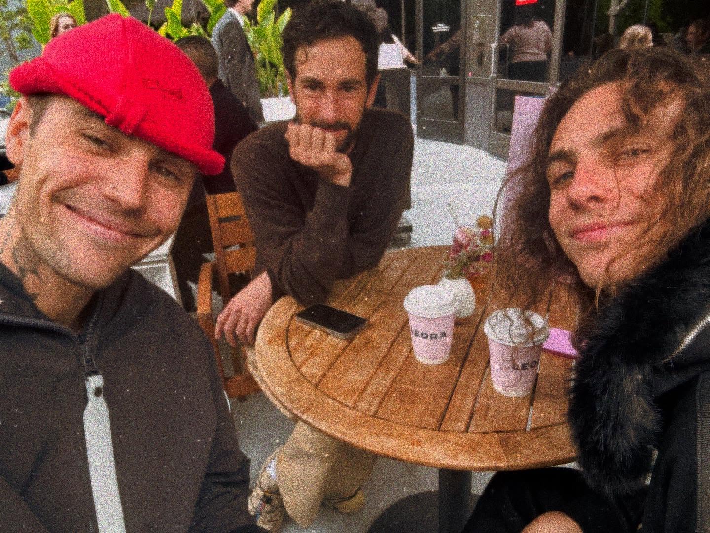 Justin Bieber grabs coffee with pals and more star snaps